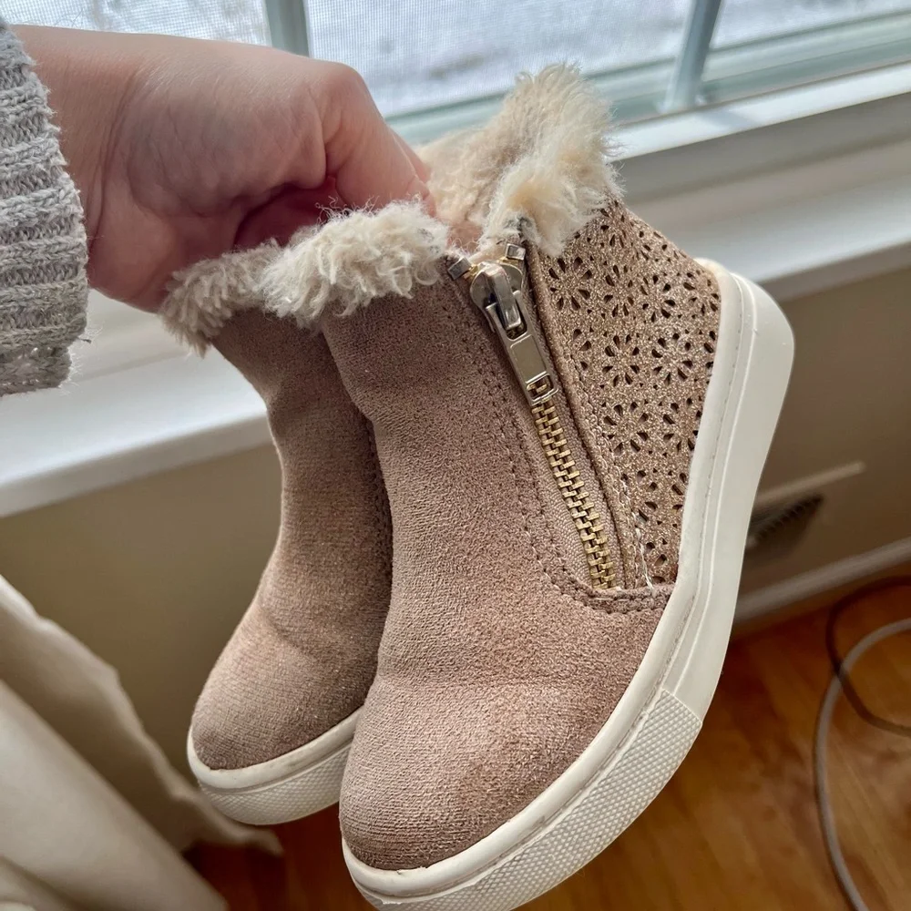 Cupcakes & Cashmere Little Girls Boots
